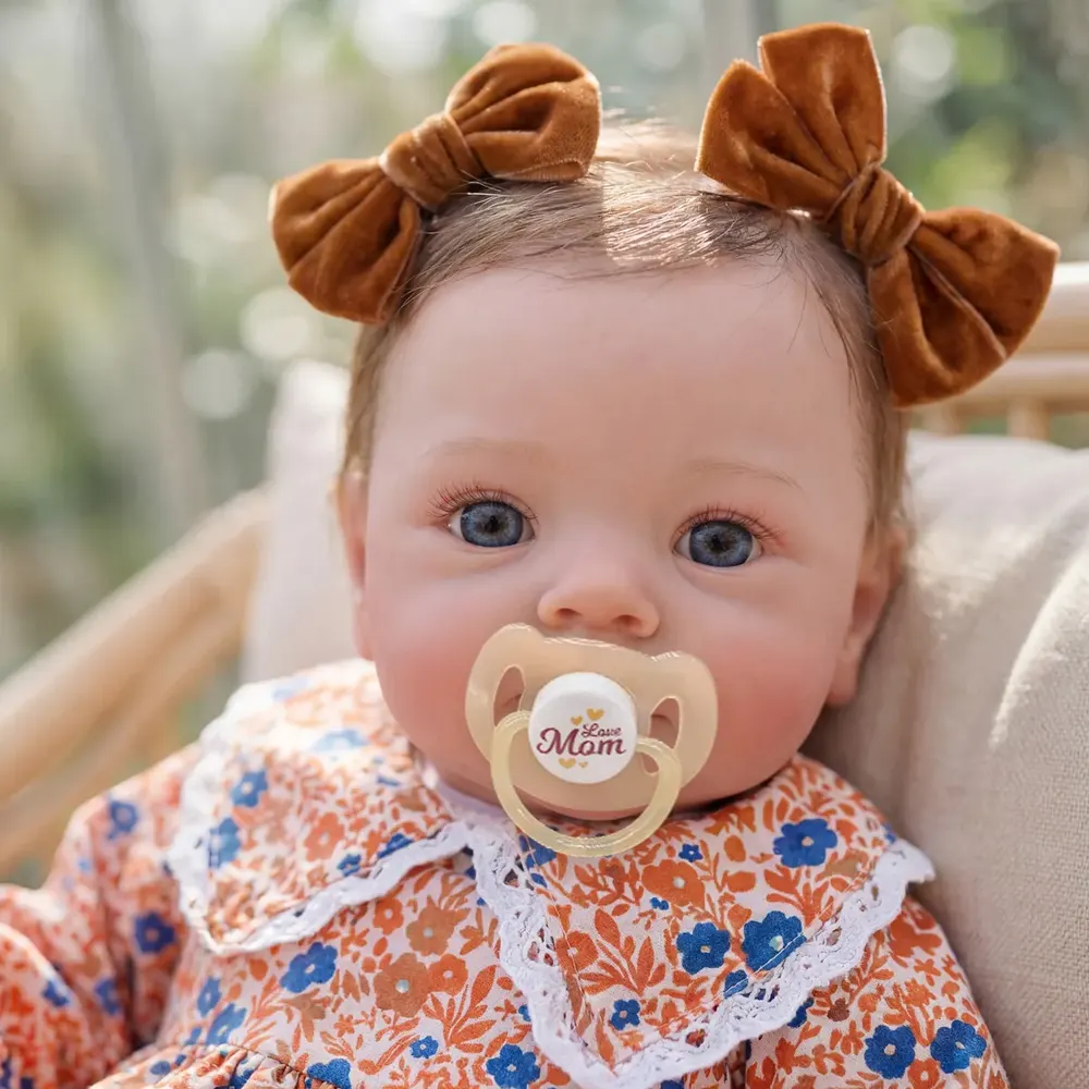 18" Awake Reborn Baby Girl with Bright Blue Eyes, photograph 3